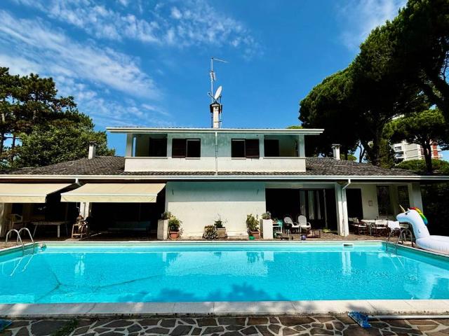 Villa Indipendente in vendita a Lignano Pineta / Lignan Pinede, Lignano Sabbiadoro / Lignan