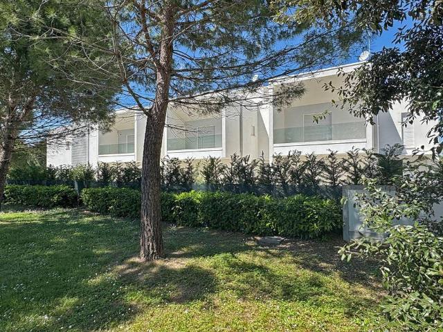 Villa Indipendente in vendita a Lignano Pineta