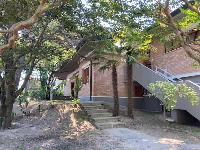 Villa Indipendente in vendita a Lignano Riviera, Lignano Pineta