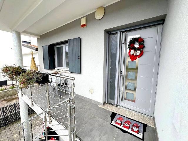 Villa Indipendente in vendita a Lignano Pineta