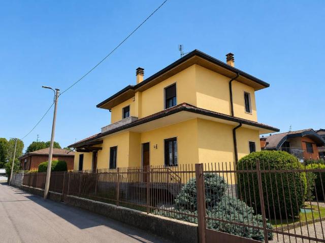 Villa Indipendente in vendita a San Francesco, Limbiate