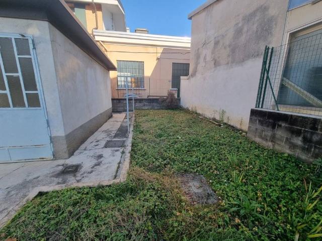 Villa Indipendente in vendita a Villaggio del Sole, Limbiate