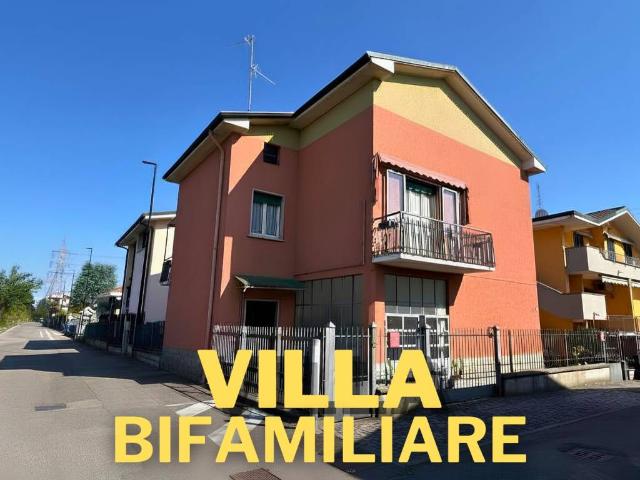 Villa Indipendente in vendita a Limbiate, Lombardia