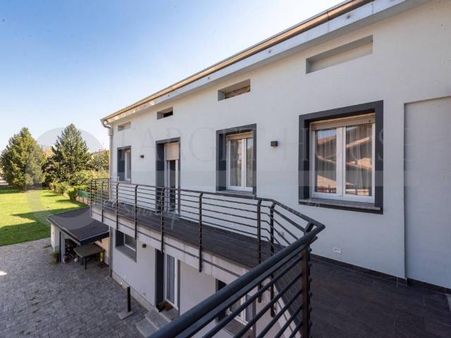 Villa Indipendente in vendita a Ceresolo, Limbiate