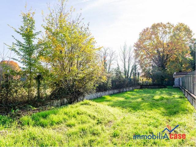 Villa Indipendente in vendita a Limbiate, Lombardia