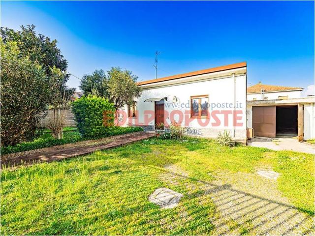 Villa Indipendente in vendita a Villaggio del Sole, Limbiate