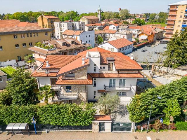 Villa Indipendente in vendita a Villaggio del Sole, Limbiate