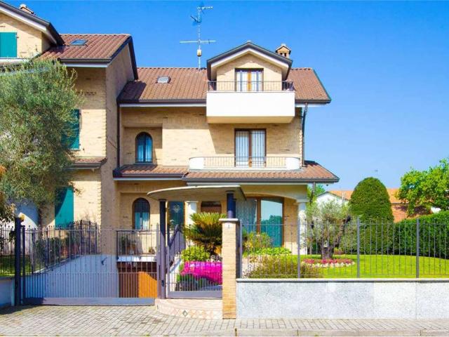 Villa Indipendente in vendita a San Francesco, Limbiate