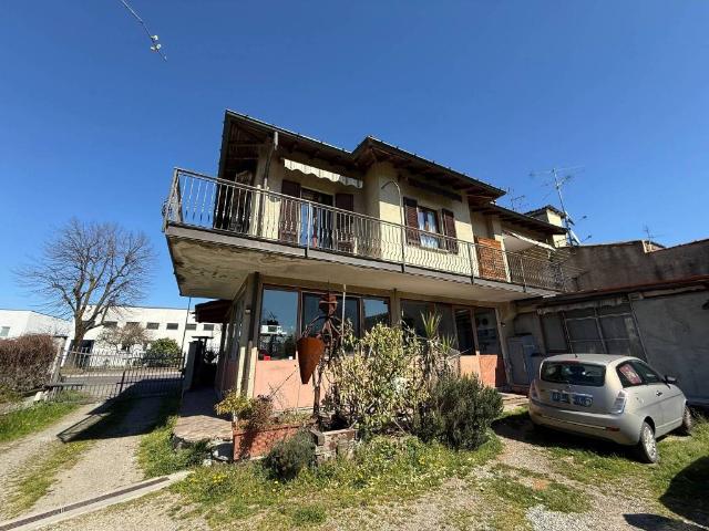 Villa Indipendente in vendita a Limbiate, Lombardia