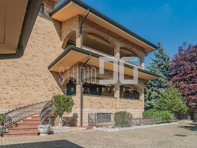 Villa Indipendente in vendita a San Francesco, Limbiate