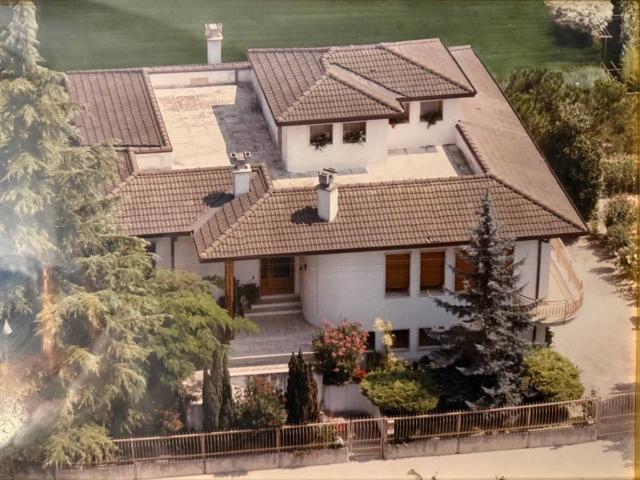 Villa Indipendente in vendita a Limena, Veneto