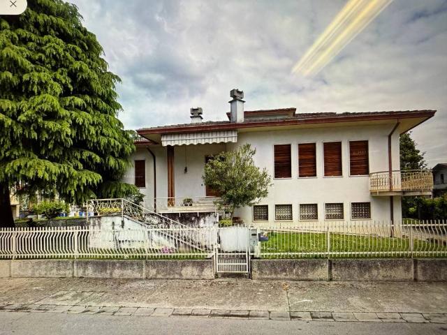 Villa Indipendente in vendita a Limena, Veneto