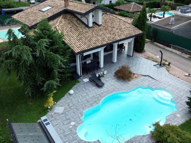Villa Indipendente in vendita a Cascina Restelli, Limido Comasco