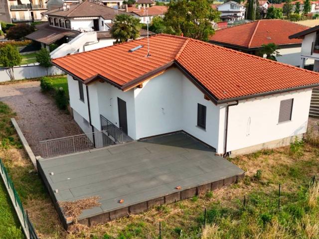 Villa Indipendente in vendita a Limido Comasco, Lombardia