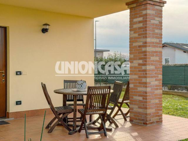 Villa Indipendente in vendita a Limido Comasco, Lombardia
