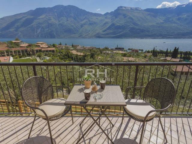 Villa Indipendente in vendita a Comunità Montana Parco Alto Garda bresciano, Limone Sul Garda