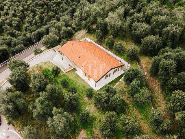 Villa Indipendente in vendita a Comunità Montana Parco Alto Garda bresciano, Limone Sul Garda