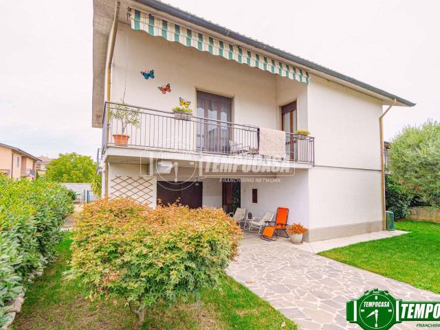 Villa Indipendente in vendita a Linarolo, Lombardia