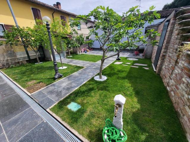 Villa Indipendente in vendita a Linarolo, Lombardia