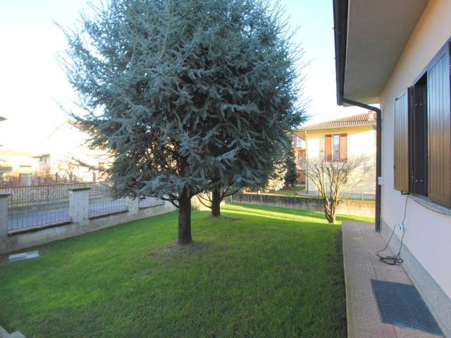 Villa Indipendente in vendita a Linarolo, Lombardia