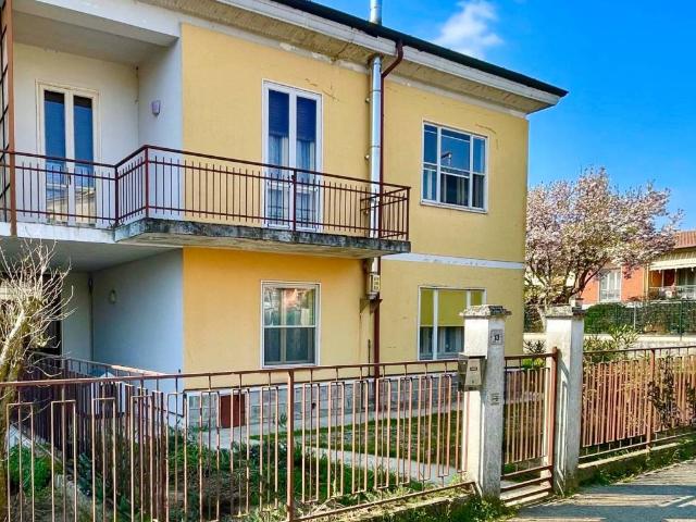 Villa Indipendente in vendita a Linarolo, Lombardia