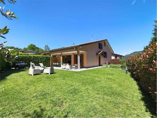 Villa Indipendente in vendita a Rovascio, Tavernerio