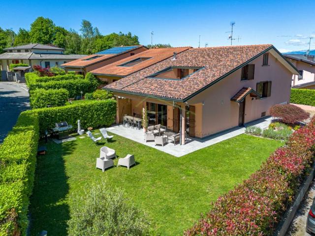 Villa Indipendente in vendita a Rovascio, Tavernerio