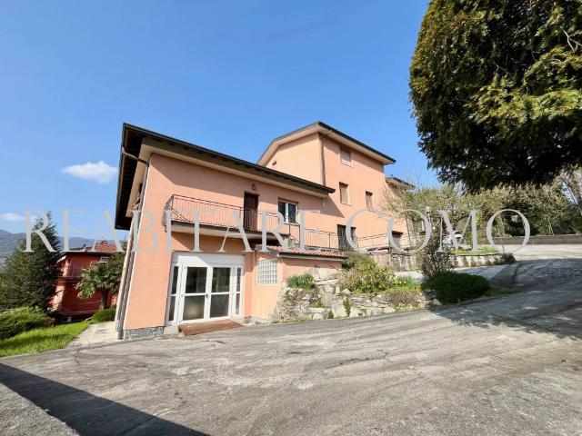 Villa Indipendente in vendita a Lipomo, Como