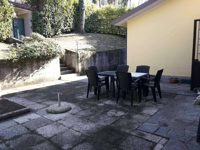 Villa Indipendente in vendita a Lipomo, Como