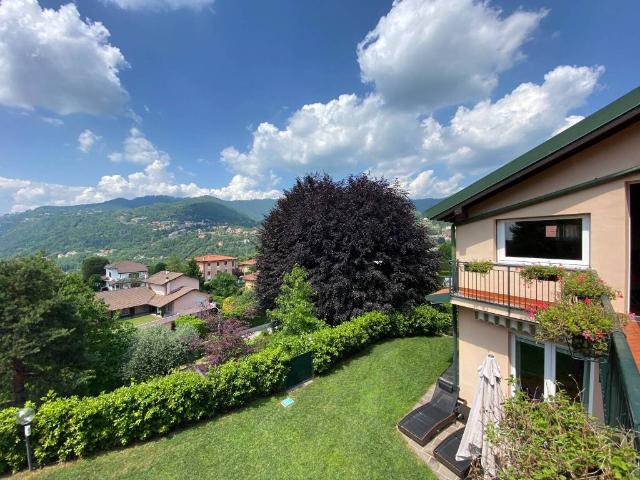 Villa Indipendente in vendita a Lipomo, Lombardia