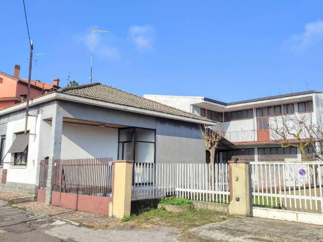 Villa Indipendente in vendita a Lissone, Lombardia