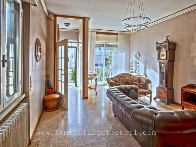 Villa Indipendente in vendita a Bareggia, Lissone