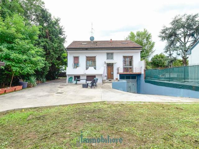 Villa Indipendente in vendita a Lissone, Lombardia