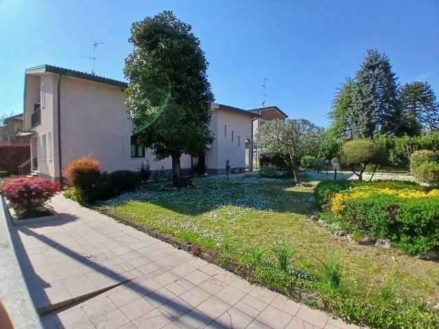 Villa Indipendente in vendita a Bareggia, Lissone
