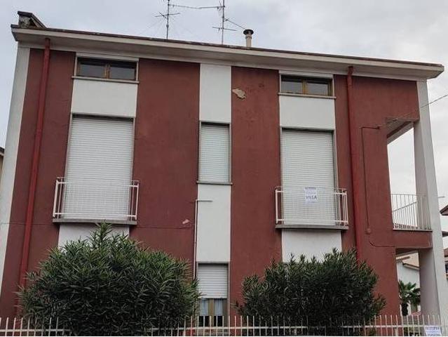 Villa Indipendente in vendita a Aliprandi, Lissone