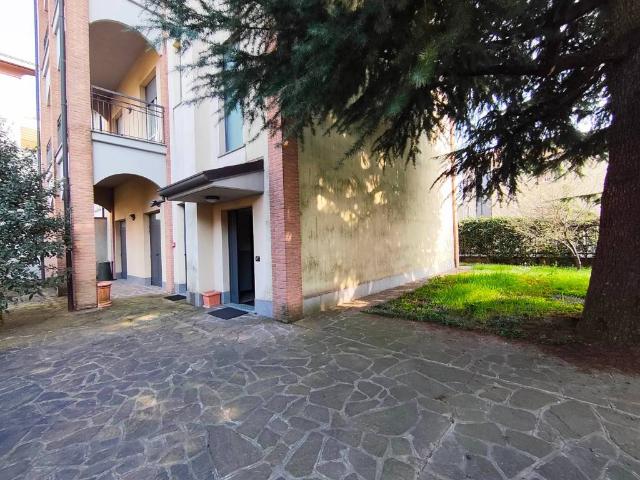 Villa Indipendente in vendita a Bareggia, Lissone