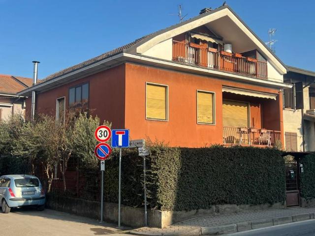 Villa Indipendente in vendita a Macherio, Lombardia