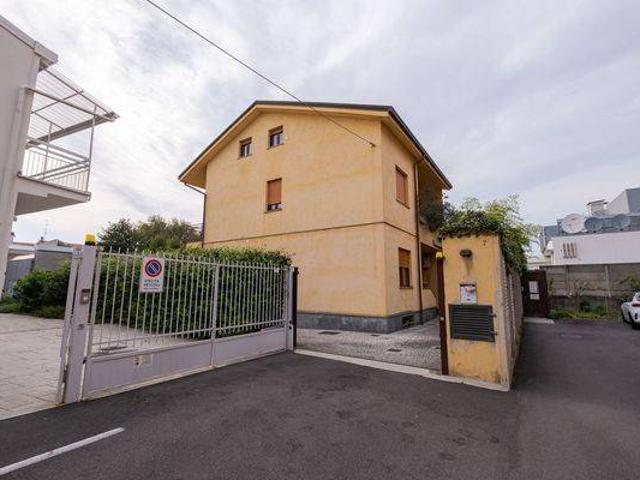 Villa Indipendente in vendita a Lissone, Lombardia