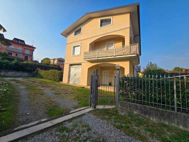 Villa Indipendente in vendita a Briosco, Lombardia