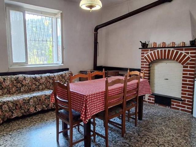 Villa Indipendente in vendita a Livo, Lombardia
