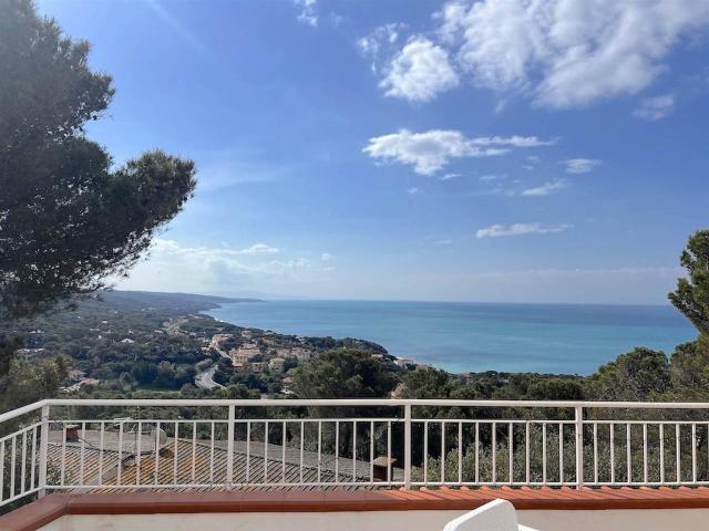 Villa Indipendente in vendita a Quercianella, Livorno