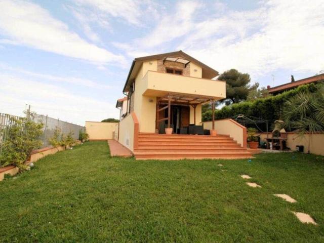 Villa Indipendente in vendita a Savolano, Livorno