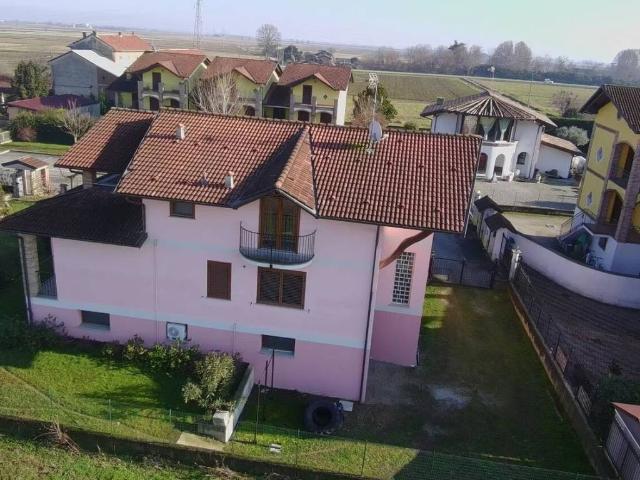 Villa Indipendente in vendita a Piemonte, Vercelli