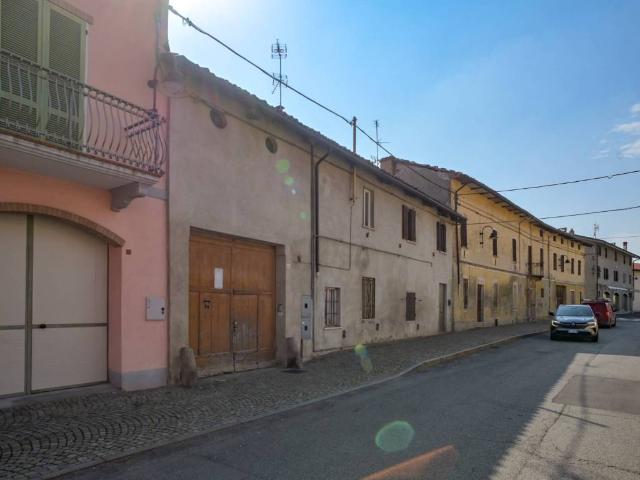 Villa Indipendente in vendita a Livorno Ferraris, Vercelli
