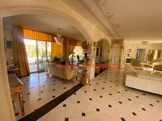 Villa Indipendente in vendita a Antignano, Livorno