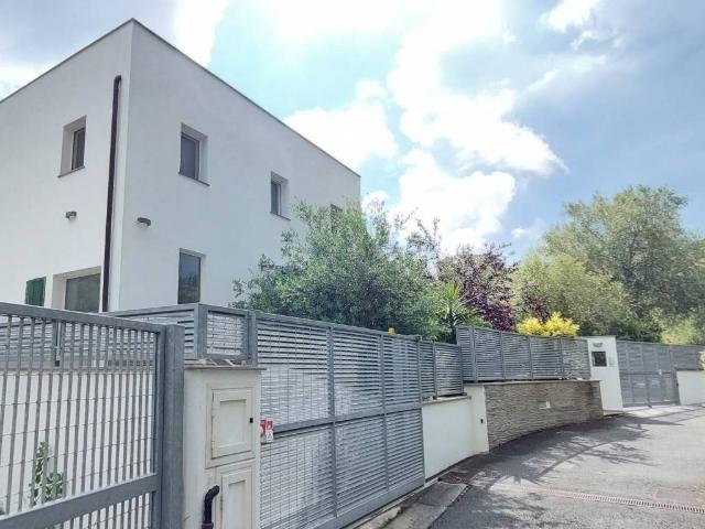 Villa Indipendente in vendita a Savolano, Livorno