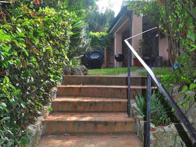 Villa Indipendente in vendita a Montenero Alto, Livorno