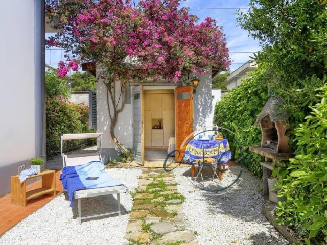 Villa Indipendente in vendita a Quercianella, Livorno