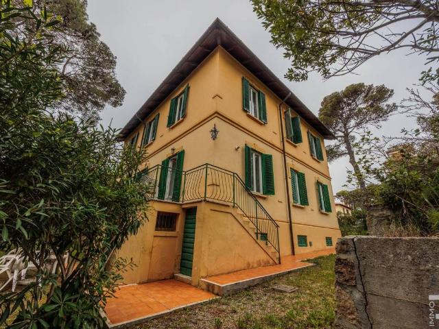 Villa Indipendente in vendita a Quercianella, Livorno