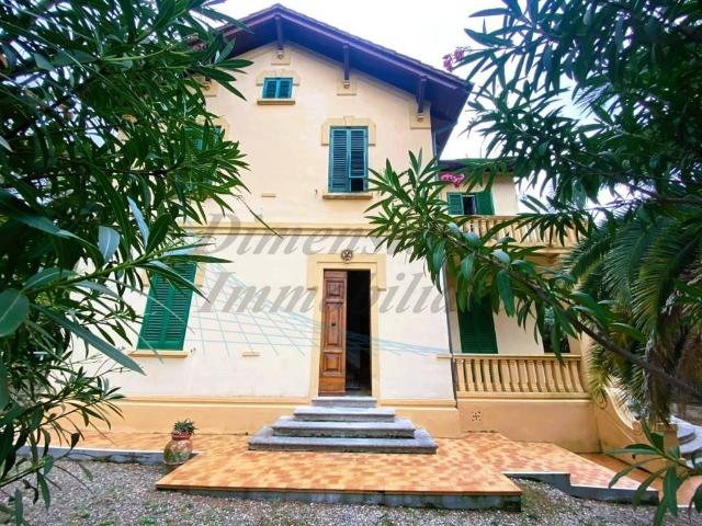 Villa Indipendente in vendita a Quercianella, Livorno